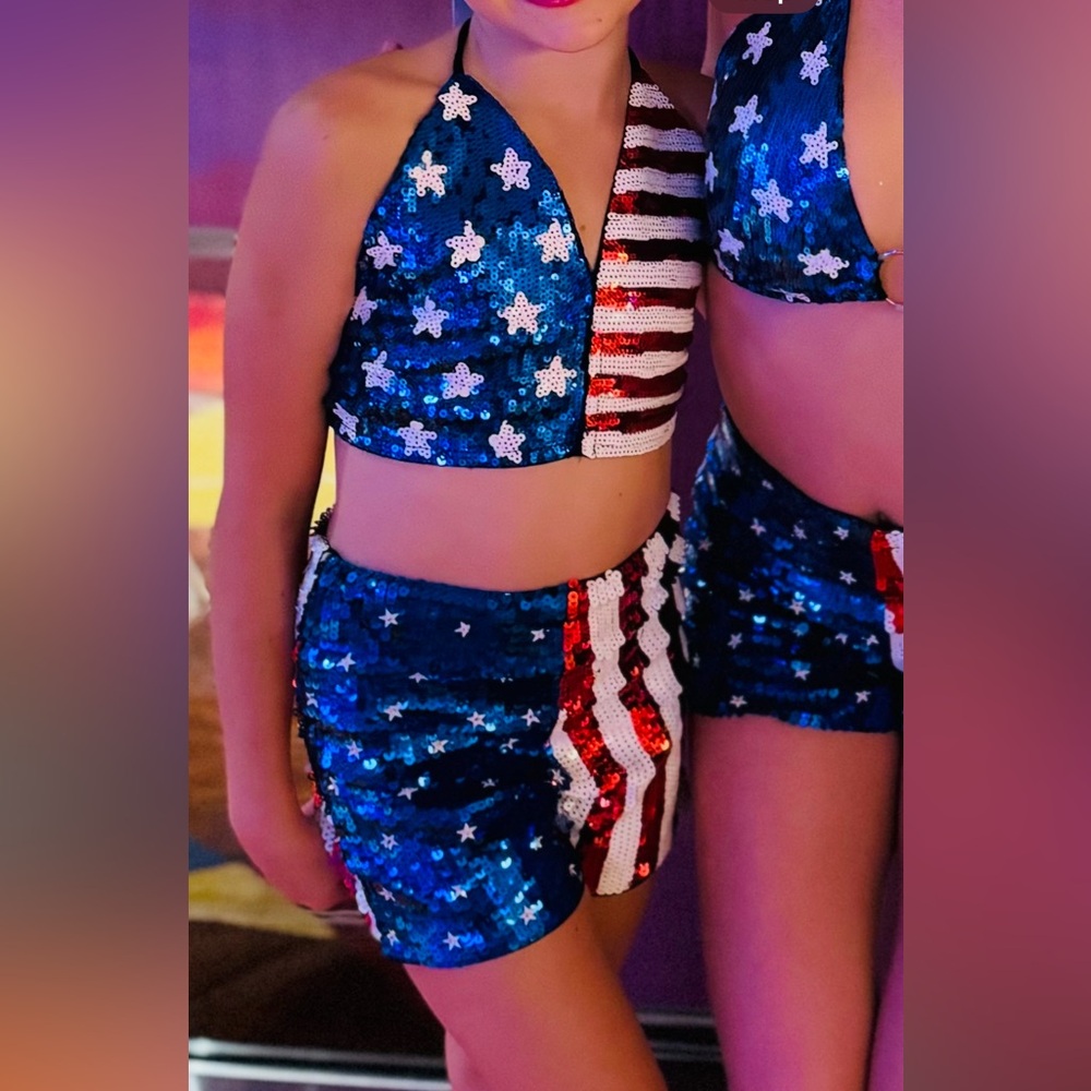 Cute USA sequence dance costume. Size adult small.